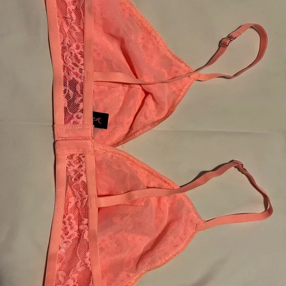 NWOT Large - Picture 2 of 3